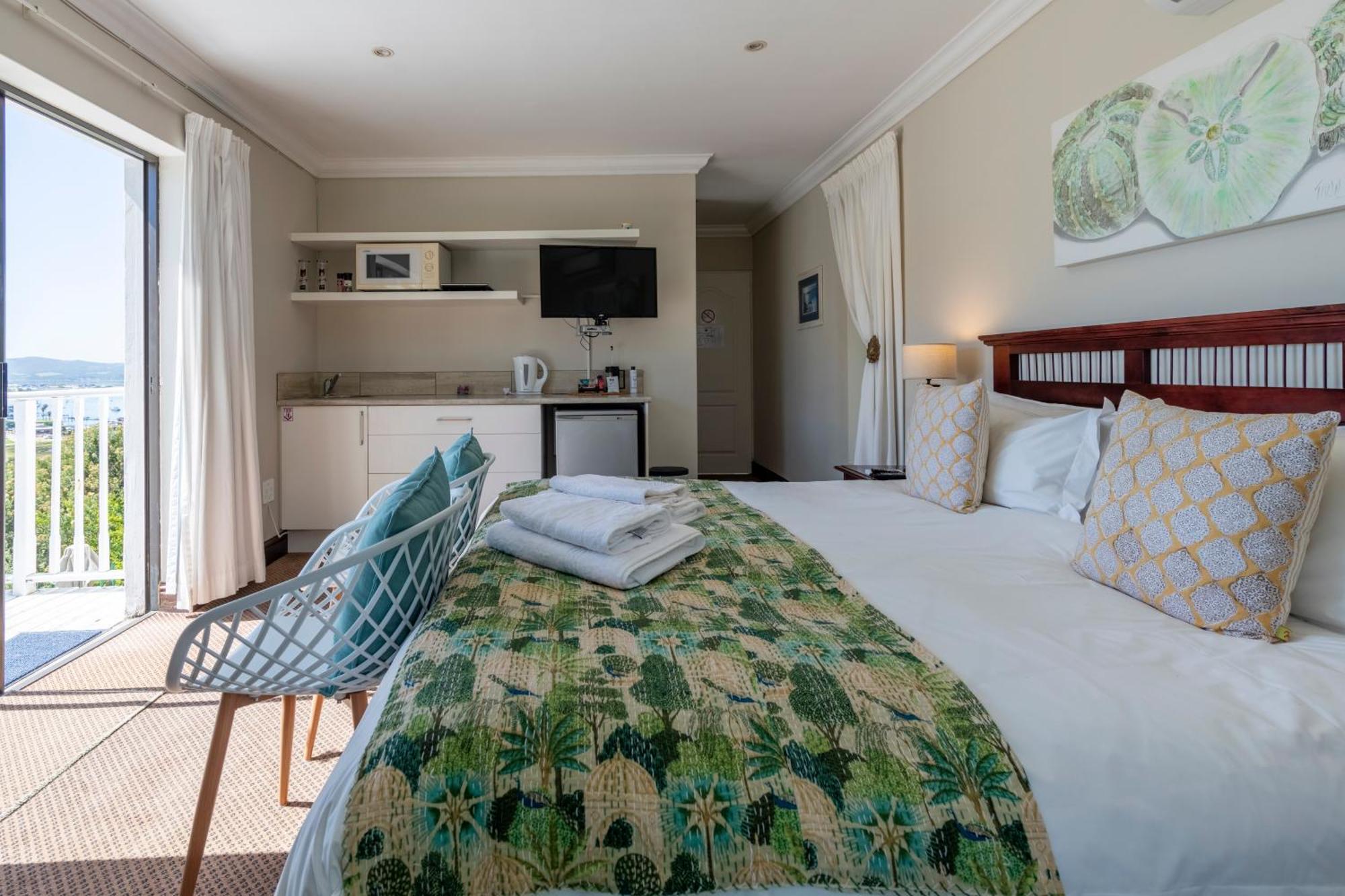 6 On Protea Bed & Breakfast Knysna Bagian luar foto