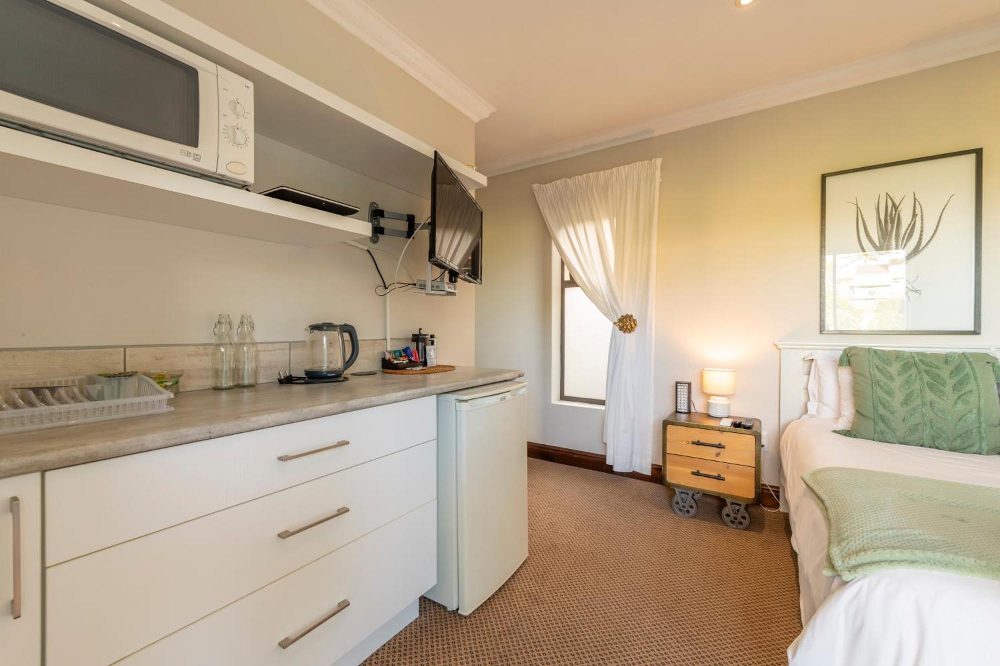 6 On Protea Bed & Breakfast Knysna Bagian luar foto